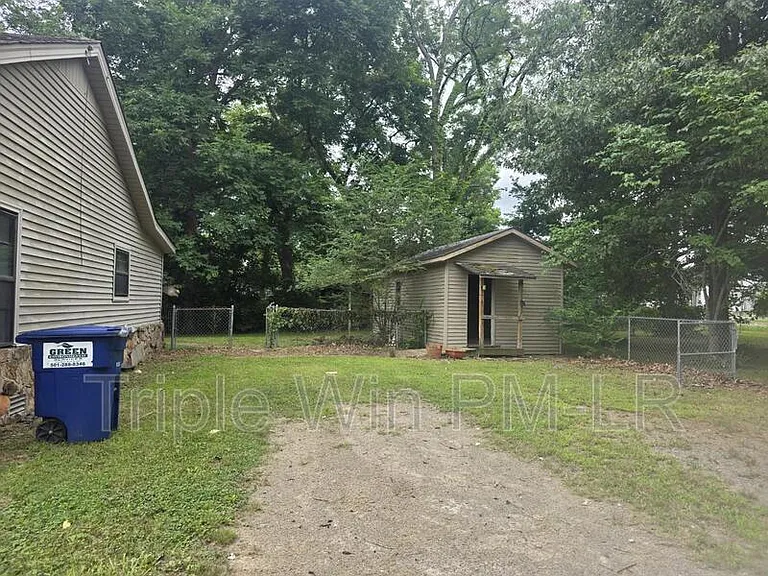 104 E Georgia St — Photo 7