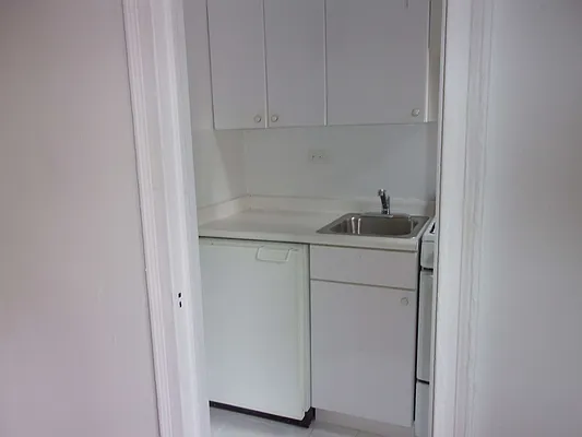 Rented by Carlyle Property Management | media 10