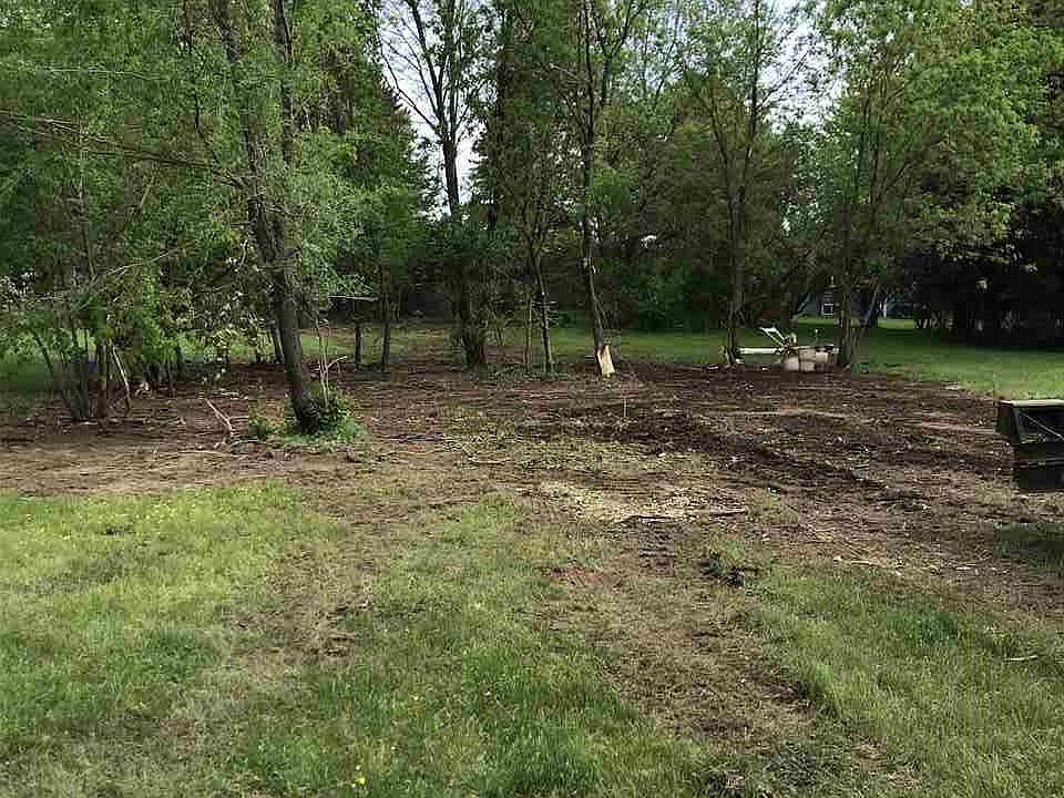 1st image of 906 Phlox Ln