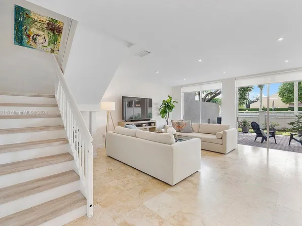 10244 NW 52nd Ter, Doral, FL 33178
