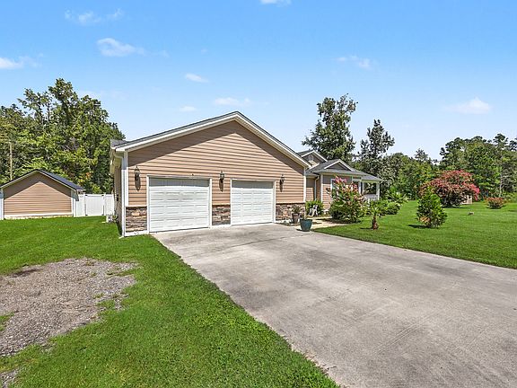 4th image of 320 Harry Ln