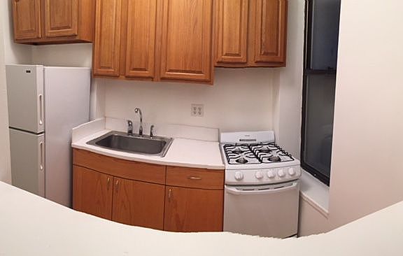 2nd image of 338 E 15th St APT 2E