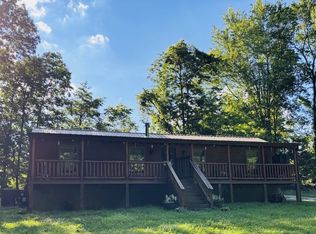 1424 Poplar Ridge Ln, Chapmansboro, TN 37035