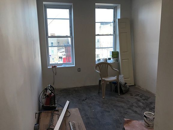 4th image of 3010 Steinway St Ste A