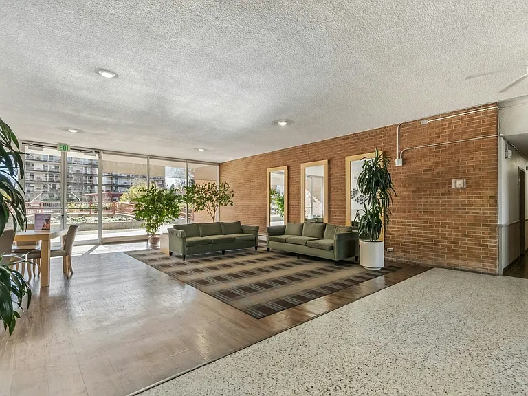 4800 E Hale Pkwy — Photo 40