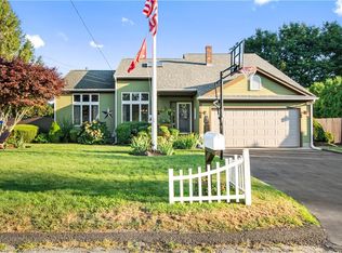 46 Kingswood Rd, Bristol, RI 02809