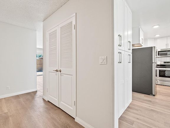 5th image of 560 Bucknell Ave #C