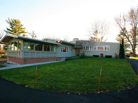 2nd image of 706 Wakefield Cir