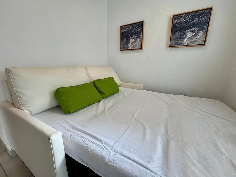 877 Calle 43 #2 — Photo 4