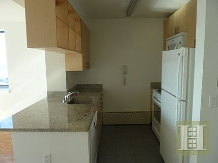 4th image of 510 W 52nd St APT 21N