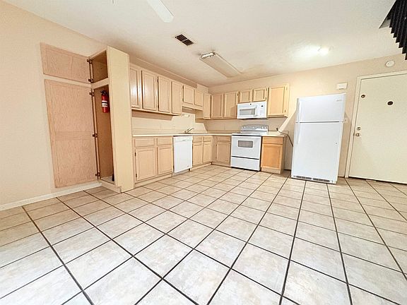 4th image of 1403 Stone Rd APT 2A