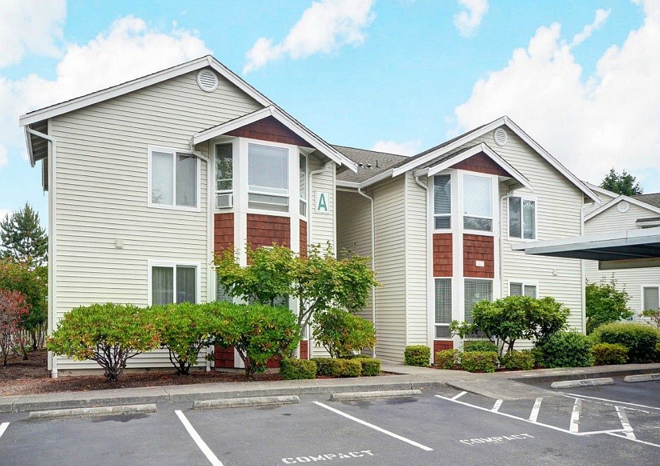 1st image of 800 96th Ave NE Unit A202