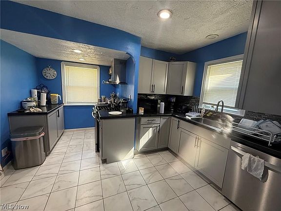 3rd image of 17912 Ponciana Ave