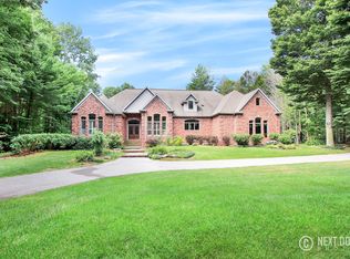 19045 Elizabeth Ct, Spring Lake, MI 49456