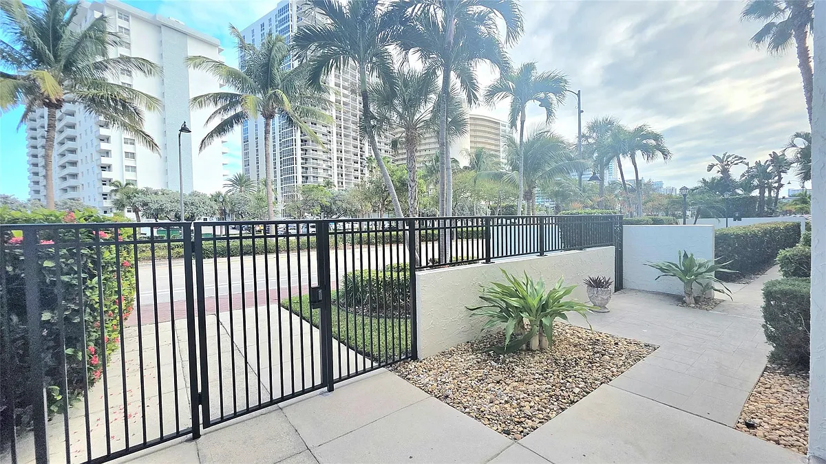 Building Photo - 4143 N Ocean Blvd #102