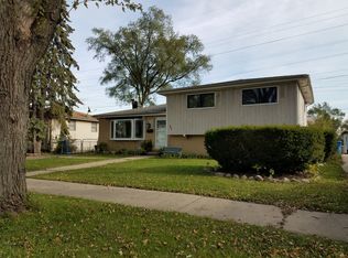 437 S Ardmore Ter, Addison, IL 60101