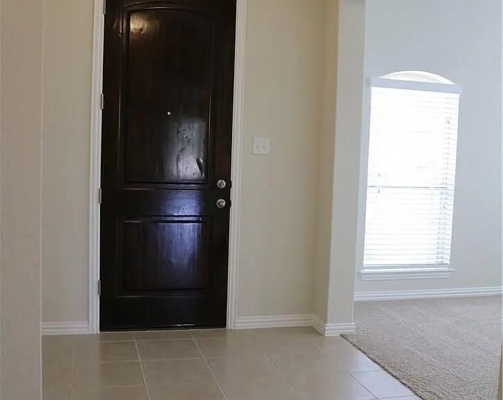 913 Wolcott Dr — Photo 9