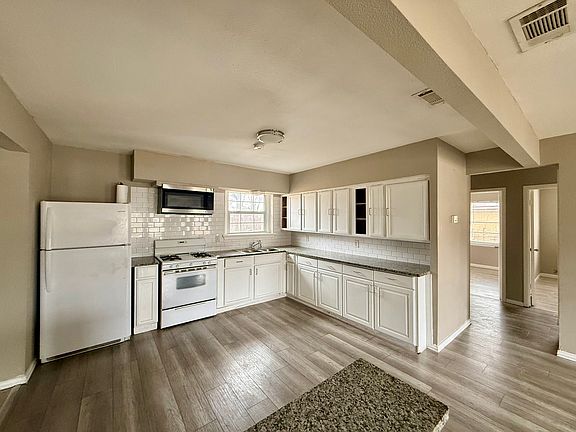 5th image of 3442 Caracas Dr