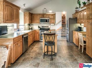 9660 Pine Crest Rd, Blair, NE 68008