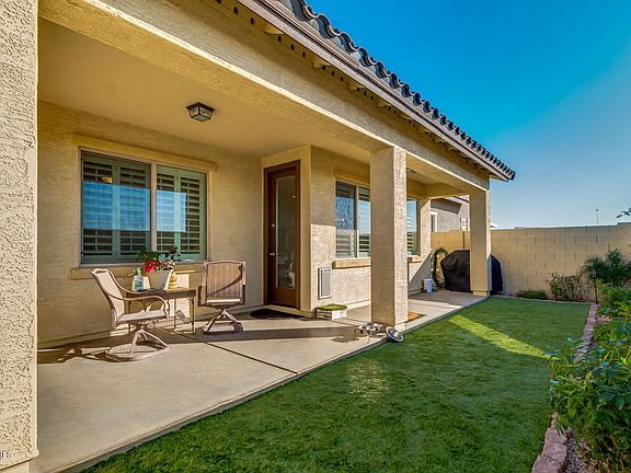 5th image of 1136 N ESTRADA Street