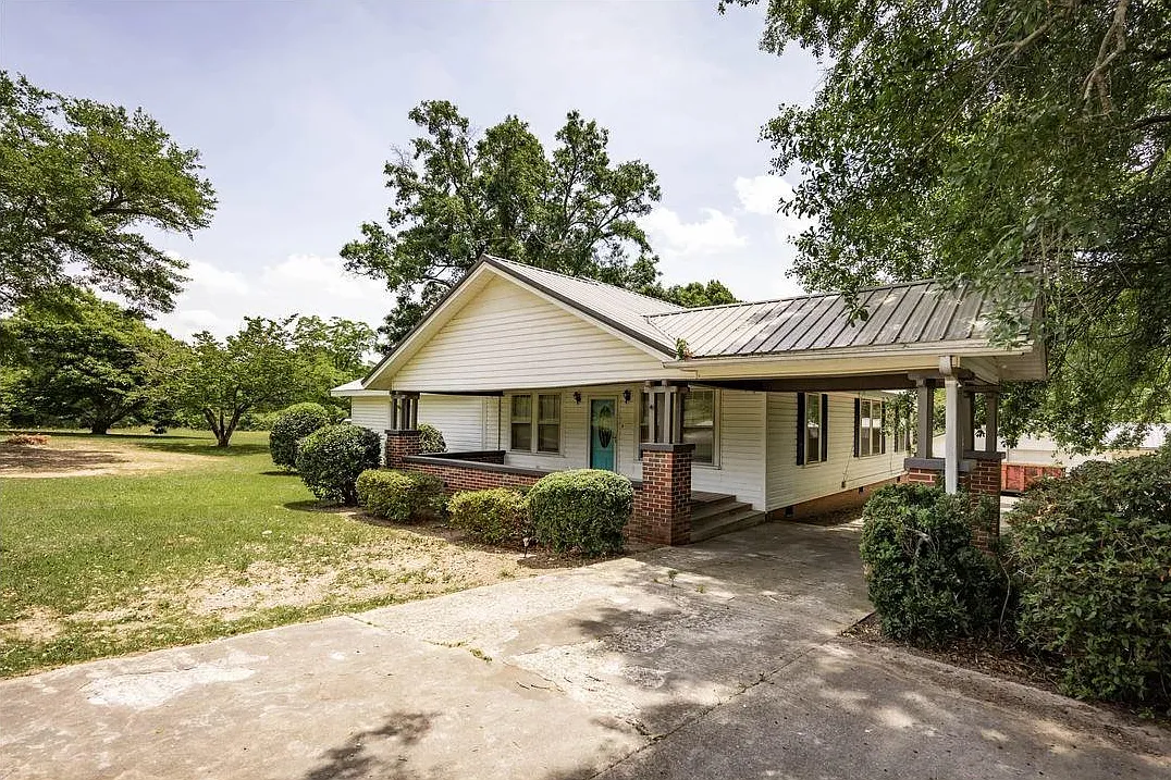 4 bed, 1765 sqft, $1,800 — Photo 1