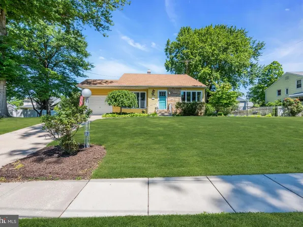 309 Tearose Ln, Cherry Hill, NJ 08003
