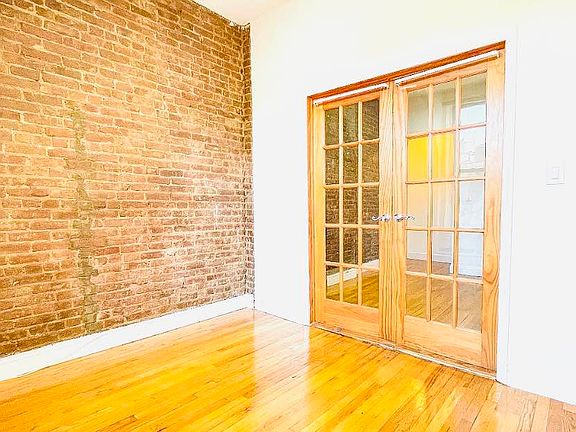 3rd image of 342 W End Ave APT 4A