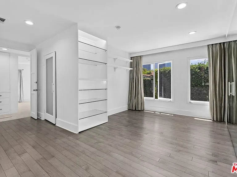 305 S Bedford Dr — Photo 19