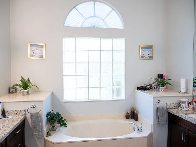 10122 Oak Meadow Ln — Photo 15