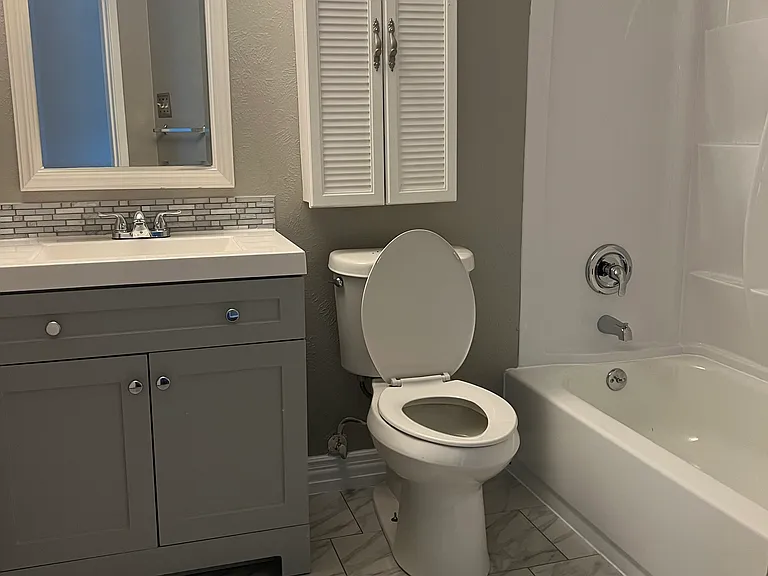 2101 Pennington Dr — Photo 8