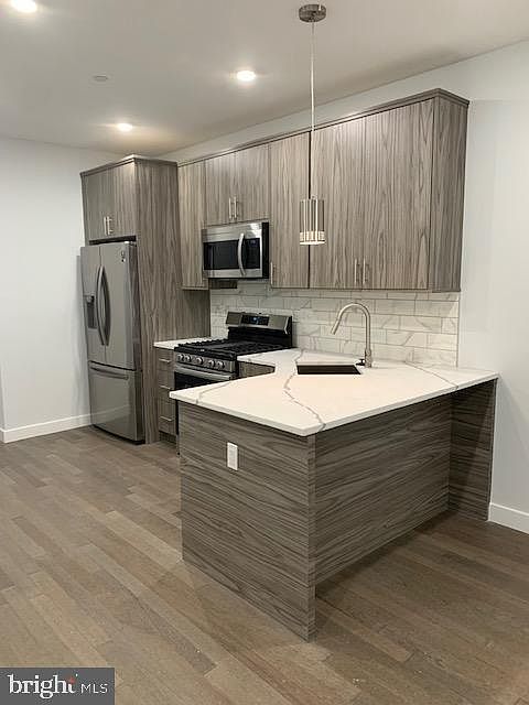 1st image of 2032 N Franklin St #2