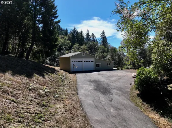 18639 Ranch Rd, Brookings, OR 97415
