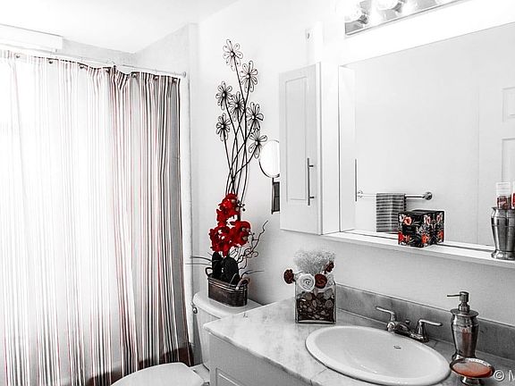 2nd image of 275 NE 18th St APT 903