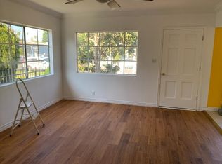 906 E 101st St, Los Angeles, CA 90002