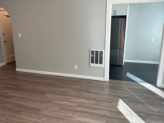 5th image of 1945 26th Ave #203