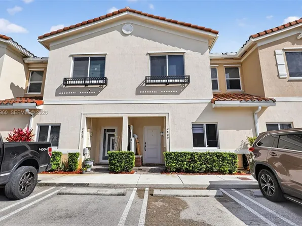 2805 NW 180th St, Miami Gardens, FL 33056