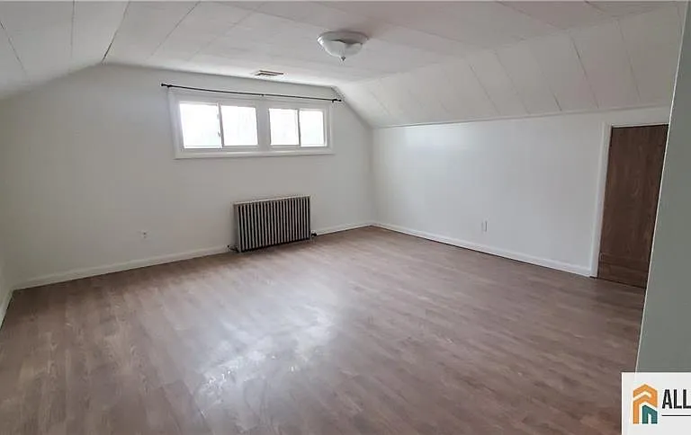 40 Beverly Ave — Photo 11