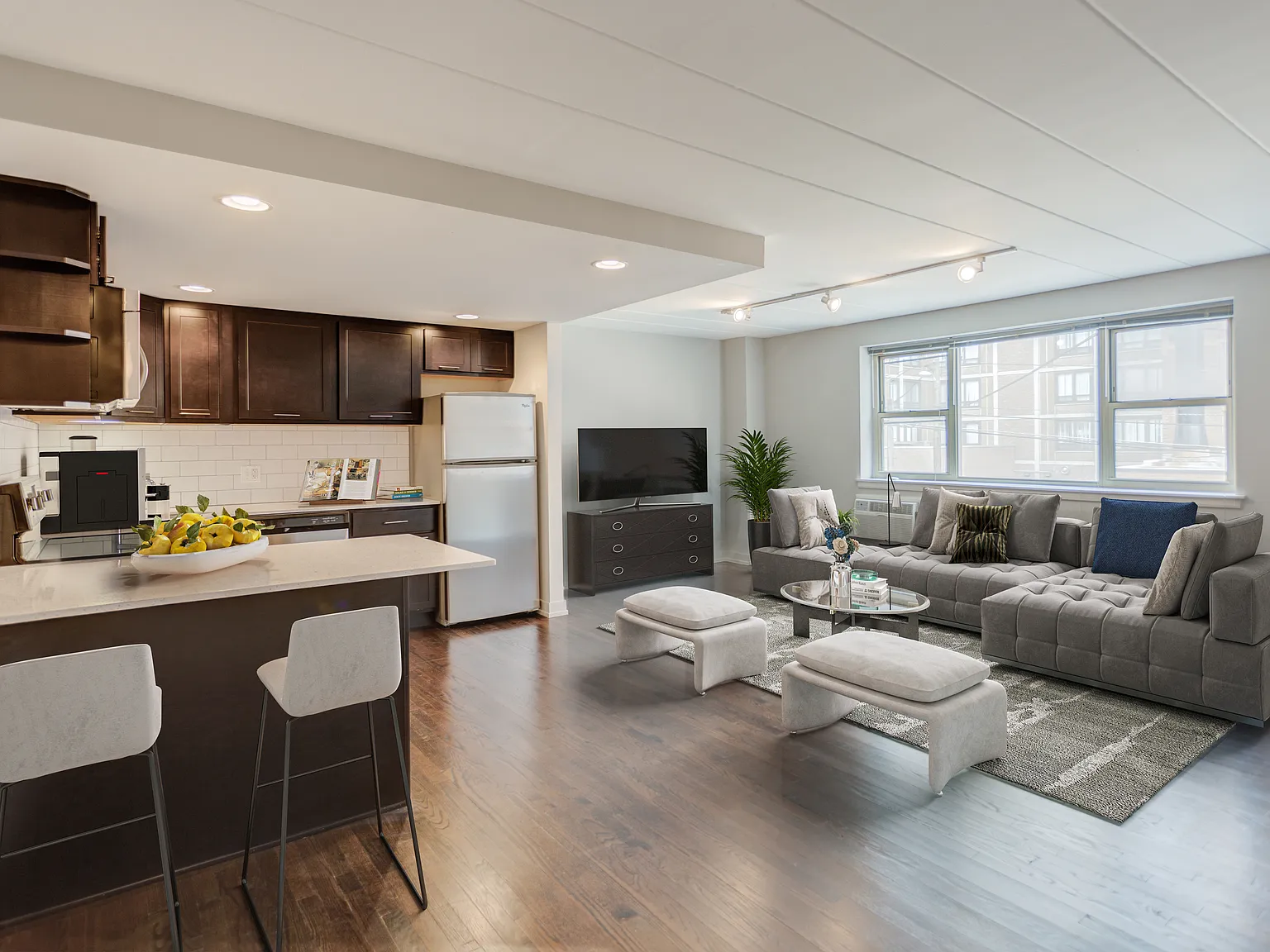 1 bed, 615 sqft, $1,950 — Photo 2