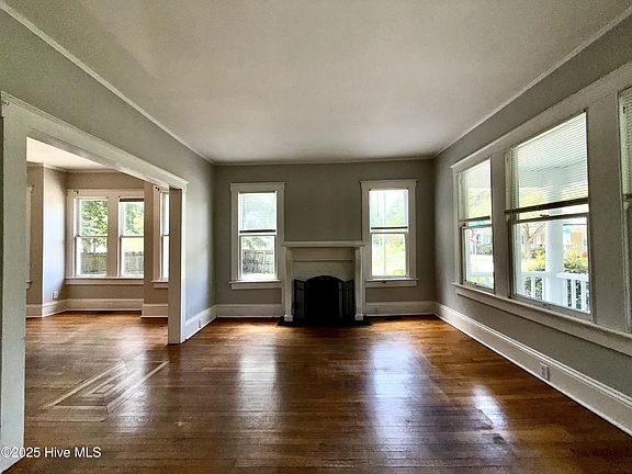 4th image of 1902 Wrightsville Ave