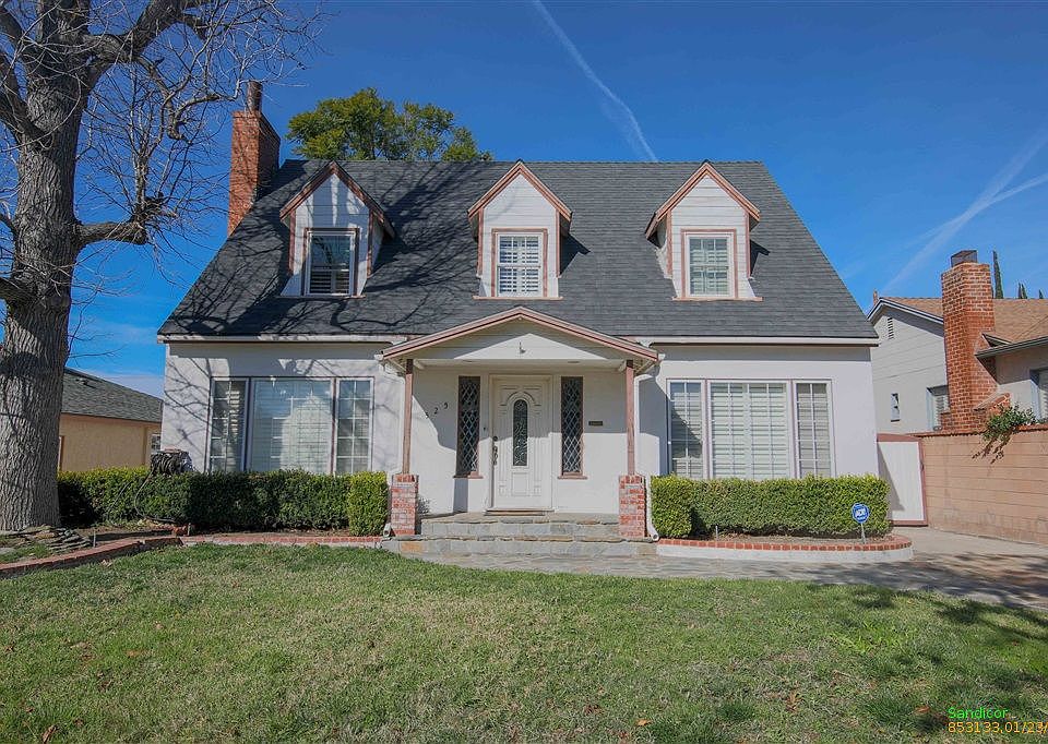 1st image of 525 Cambridge Dr
