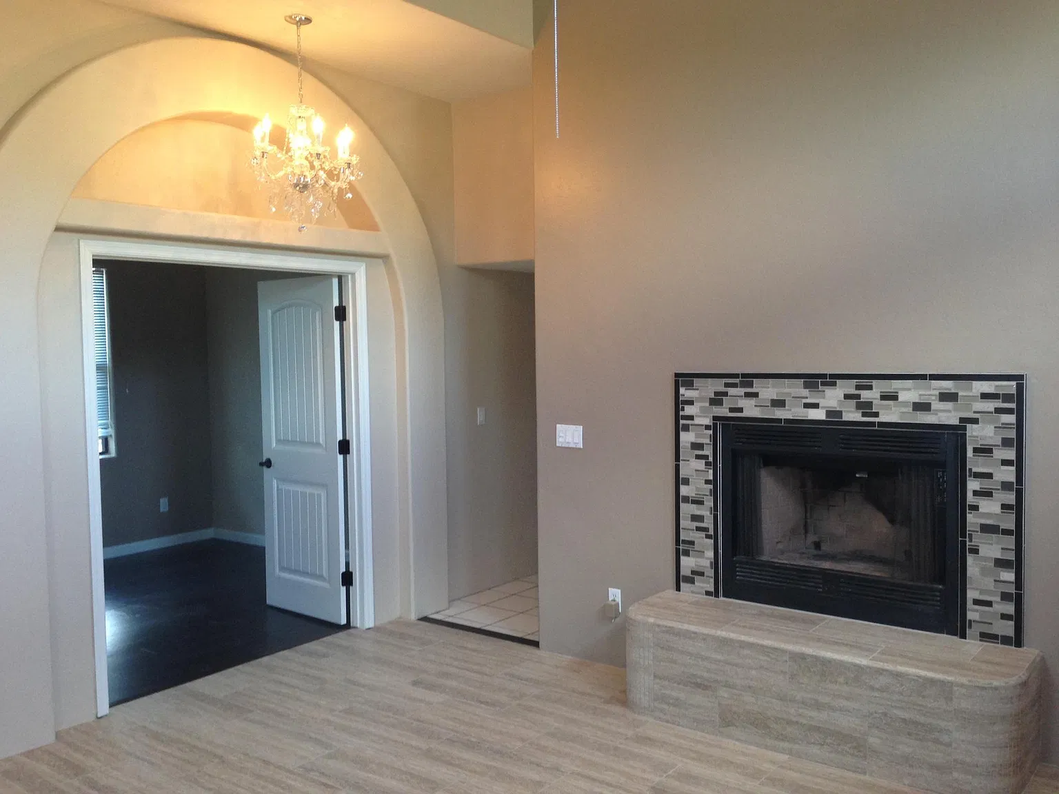 2409 E Helen Street — Photo 2