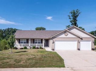 151 Briarwood Dr, Moscow Mills, MO 63362
