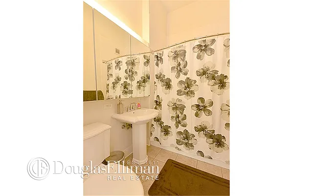 Rented by Douglas Elliman | media 15