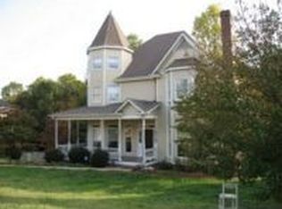 136 35th Ave NE, Hickory, NC 28601