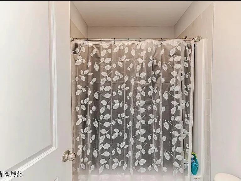 223 Burnside Dr — Photo 26