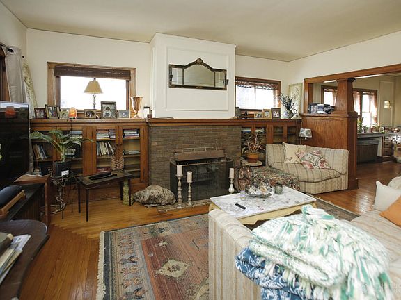 4th image of 229 Woodward Ave