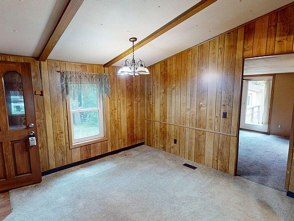 5th image of 324 8th Ave S