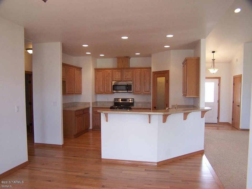2nd image of 2107 S 78th Ave