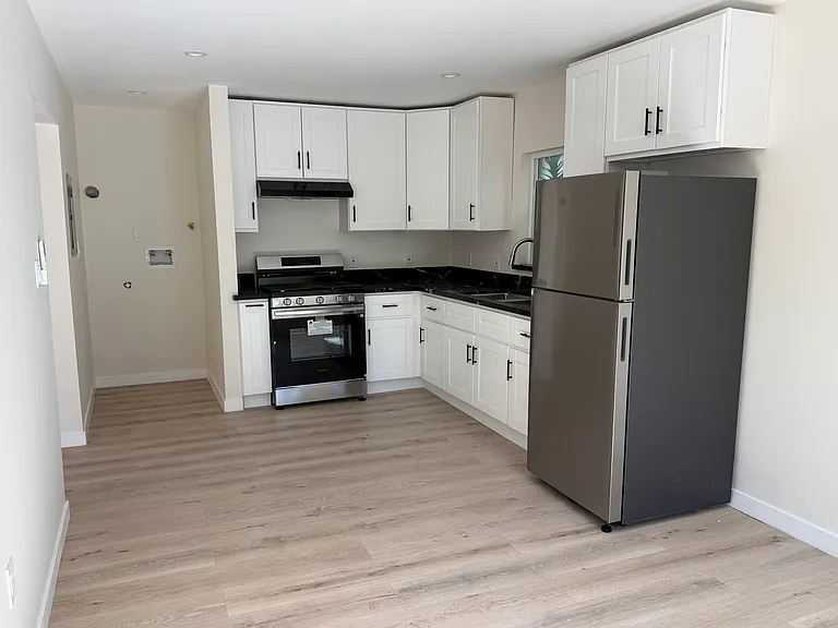 7758 N Owensmouth Ave #7758 — Photo 5