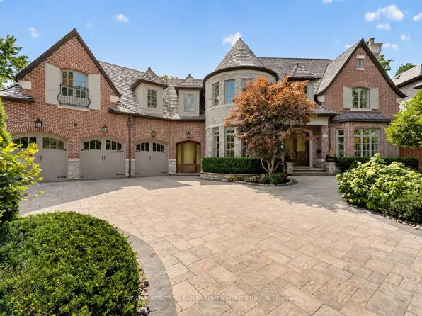 21 Don Ridge Dr, Toronto, ON M2P 1H3